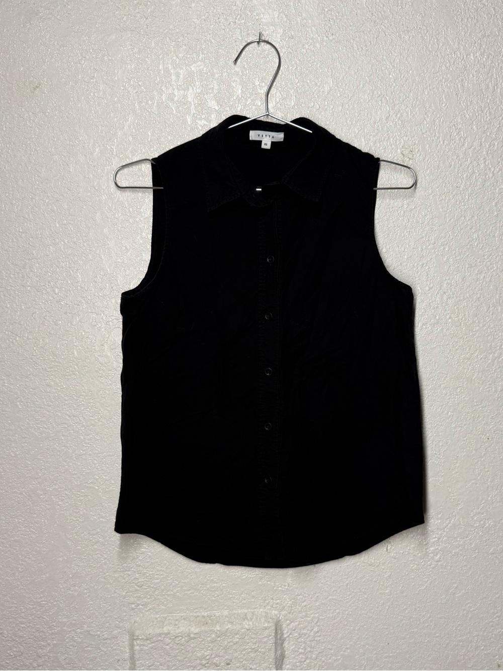 VETTA Black XS Organic Cotton Sleeveless Button Up Blouse